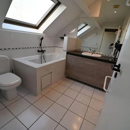 Renovated With Combi Microwave, 3km Apartmán *